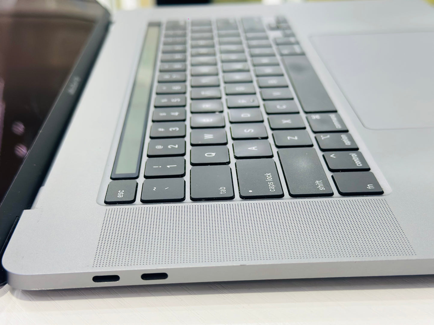 MacBook Pro Core i7 - 2019 - 16Go/512Go - Retina 16" - Clavier QWERTY